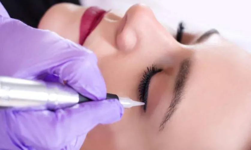 Smokey Eyeliner Treatment